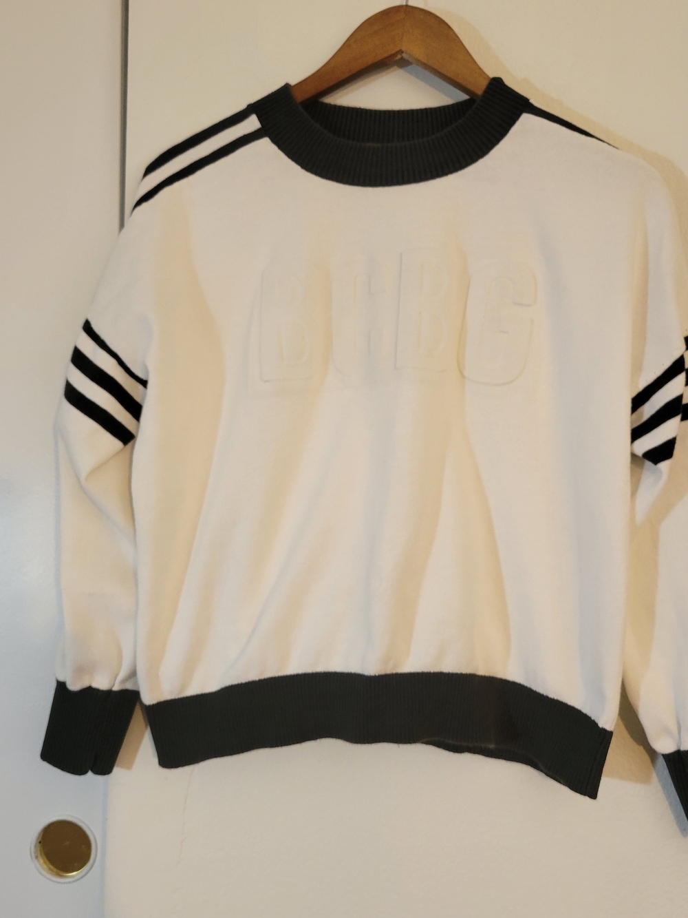 BCBGMaxAzria White Crewneck Sweater with Black Trim 100 % Cotton